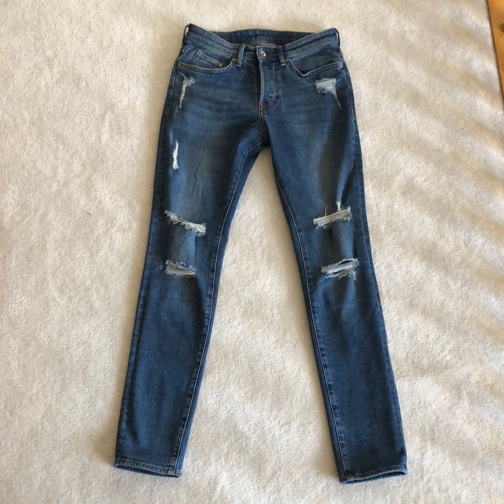 Distressed H&M men’s jean